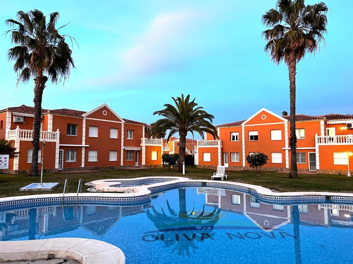 Oliva Nova Beach & Golf Resort Club Sevilla VI Exterior foto
